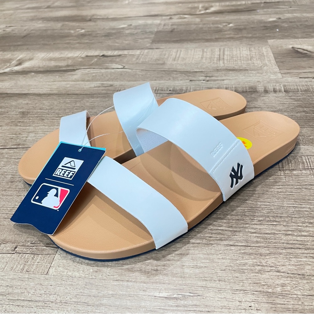 NEW Reef MLB NY Yankees Cushion Comfort Sandals Women Size 11 Slip On Slides